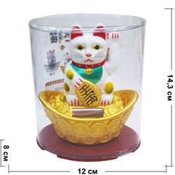 Котик Манеки Неко 13 см на слитке белый на солнечных панелях - фото 193857
