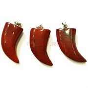 Клык подвеска из красной яшмы маленький 2,5 см