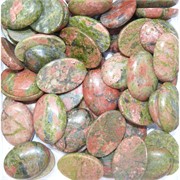 Кабошоны овальные 22x30 из яшмы-унакит