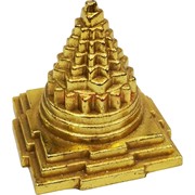 Пирамида из латуни большая 5,2x5 см